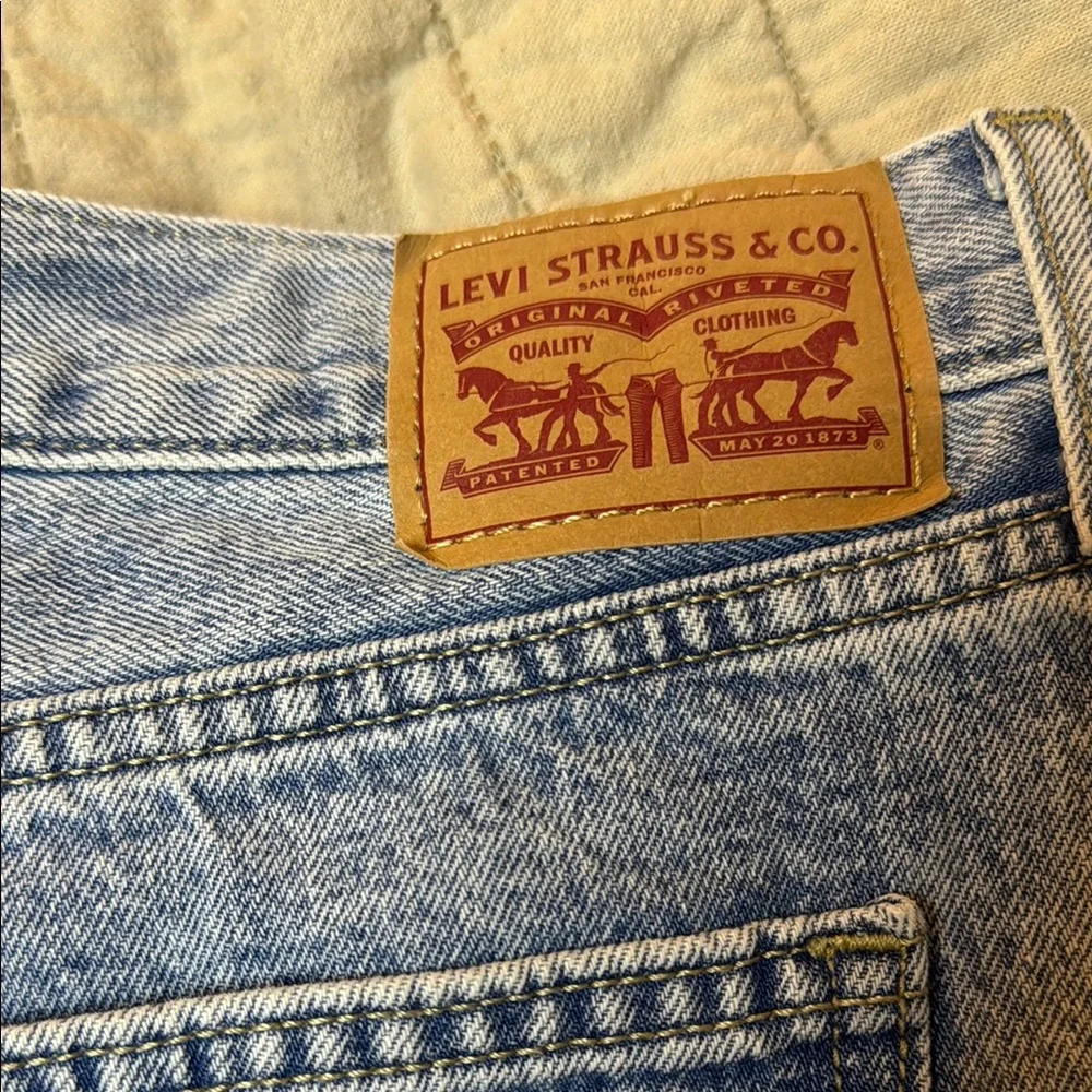 Levi Strauss Light Blue Women's Straight Leg Jeans - Picture 3 of 6